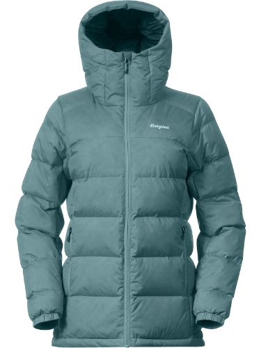 Dunjakke til dame fra Bergans i fargen Grey Sage