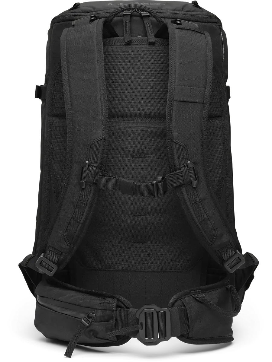 Db Backcountry Backpack 25 L i fargen Black Out. Den perfekte topptursekken fra Db