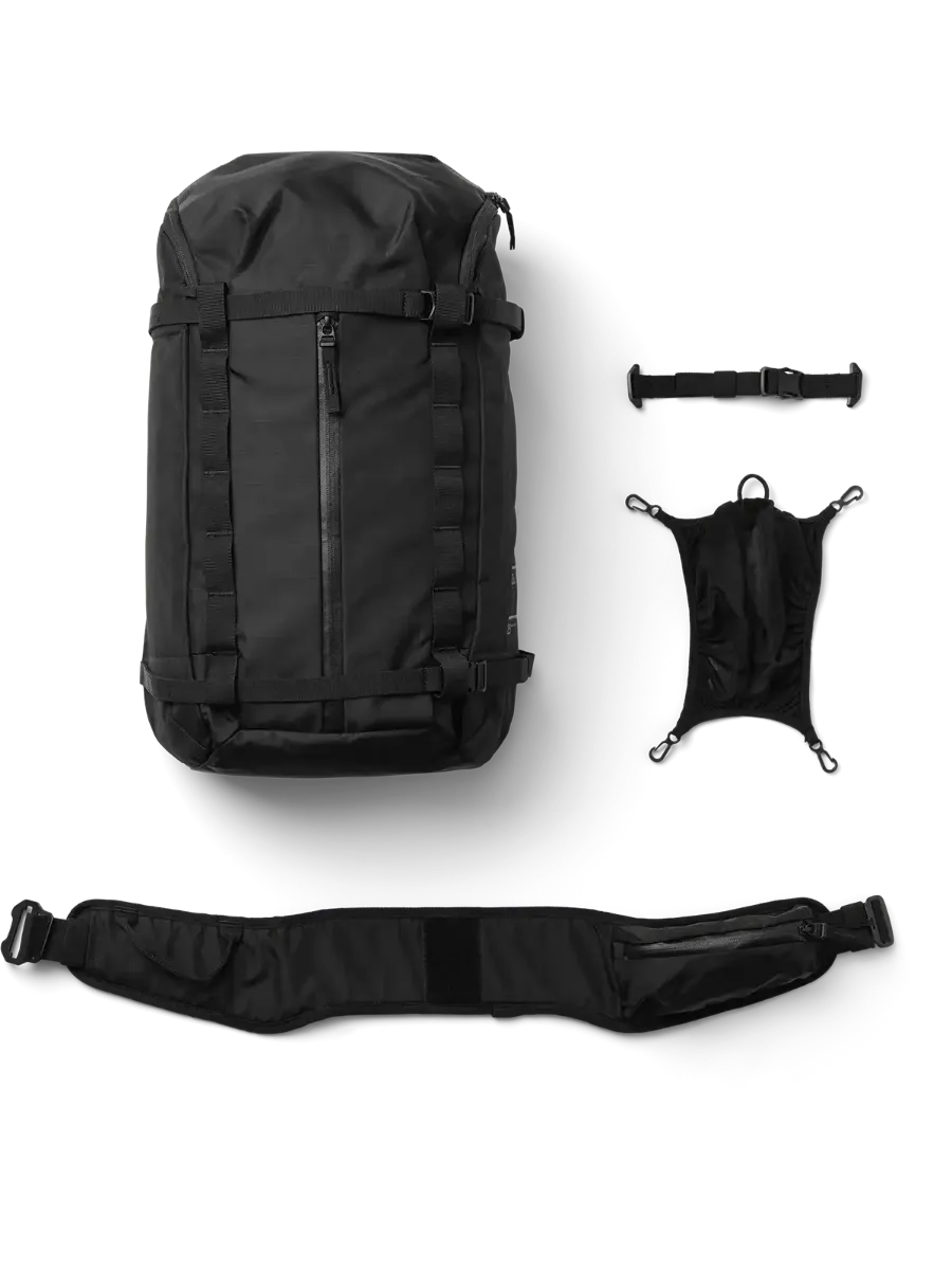 Db Backcountry Backpack 25 L i fargen Black Out. Den perfekte topptursekken fra Db