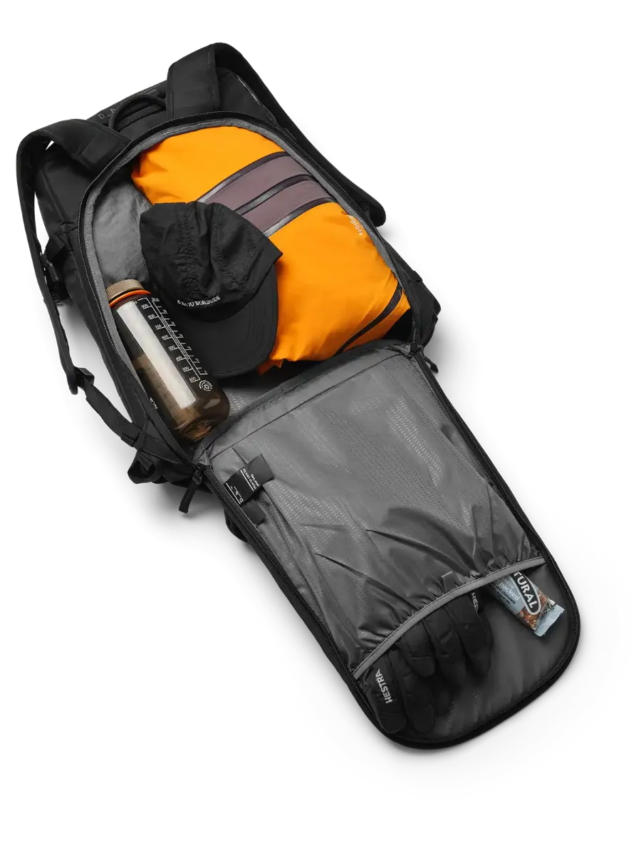 Db Backcountry Backpack 25 L i fargen Black Out. Den perfekte topptursekken fra Db