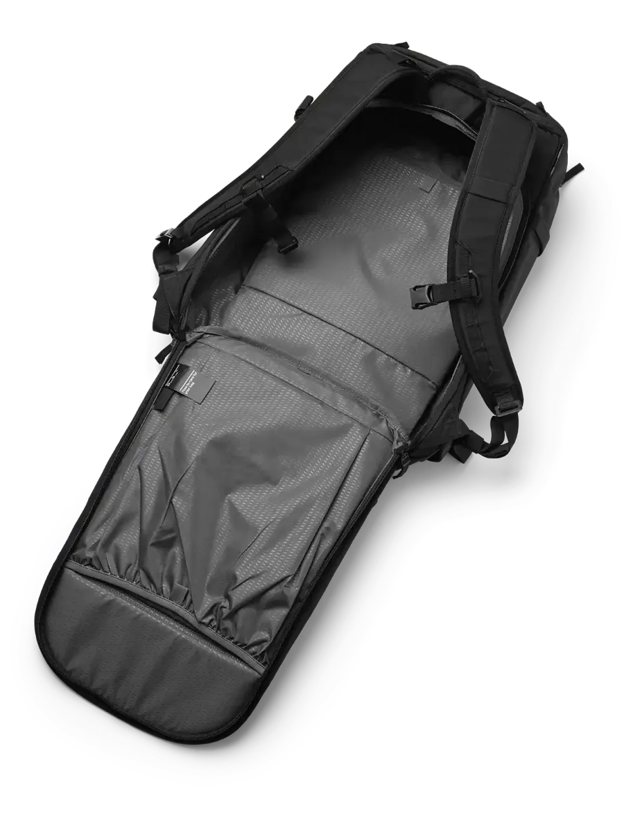 Db Backcountry Backpack 25 L i fargen Black Out. Den perfekte topptursekken fra Db