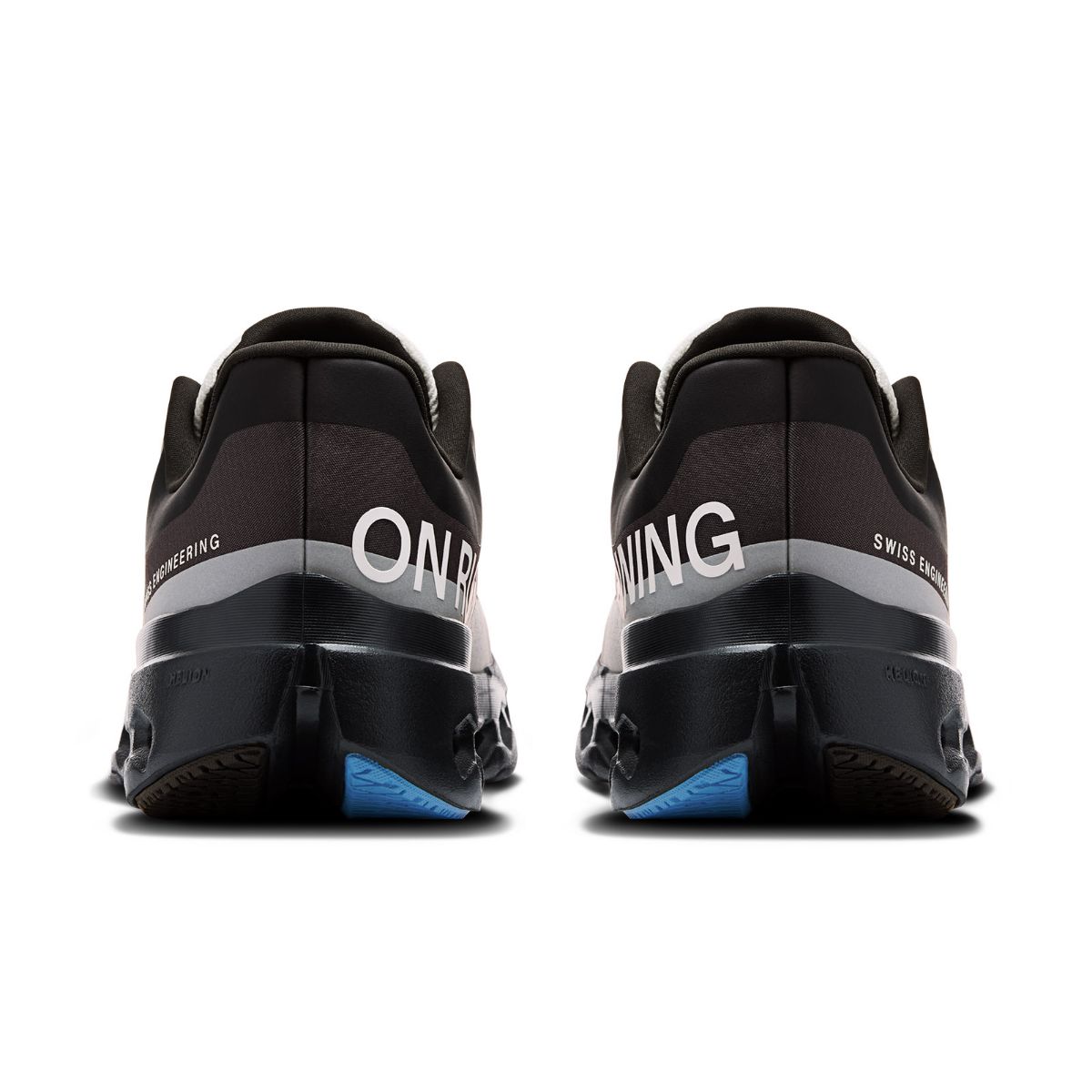 Cloudsurfer Next til herre fra On i fargen Black Dew