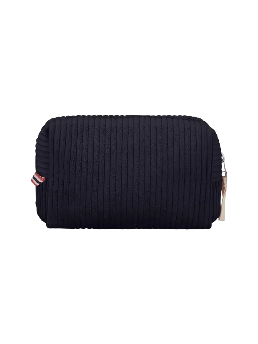 Amundsen Carry Bag Corduroy i fargen Faded Navy. Toalettmappe fra Amundsen Sports