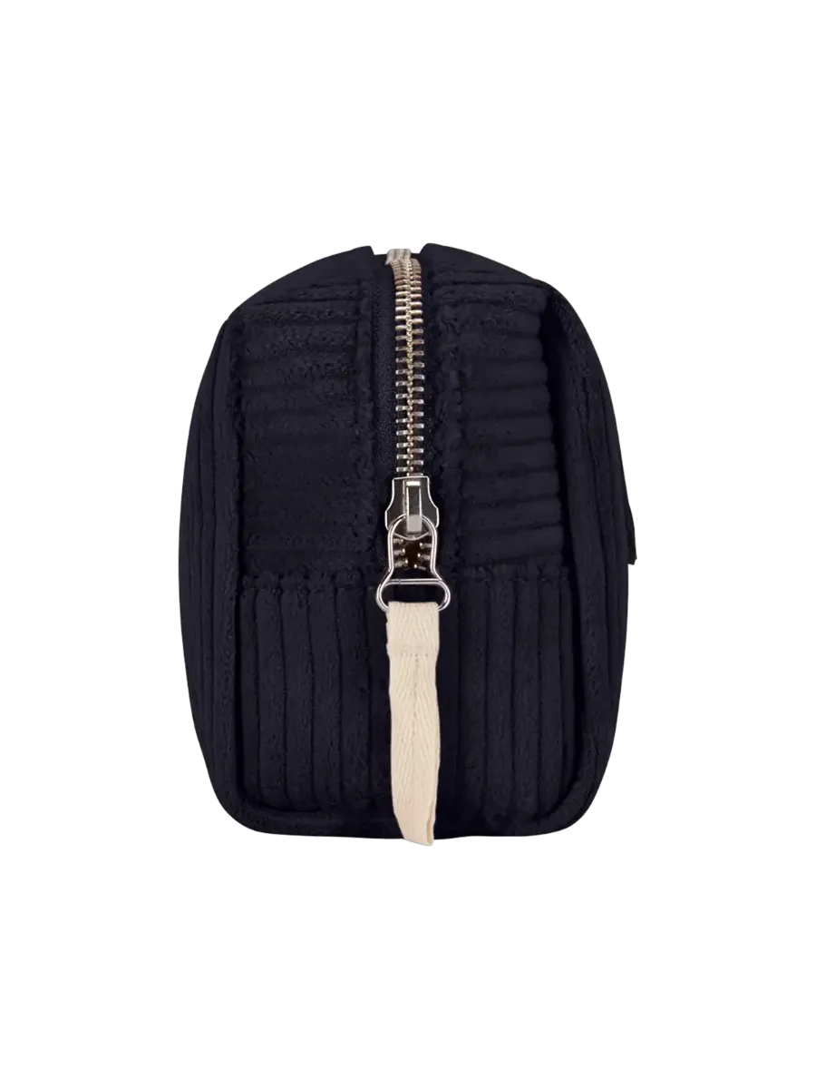 Amundsen Carry Bag Corduroy i fargen Faded Navy. Toalettmappe fra Amundsen Sports