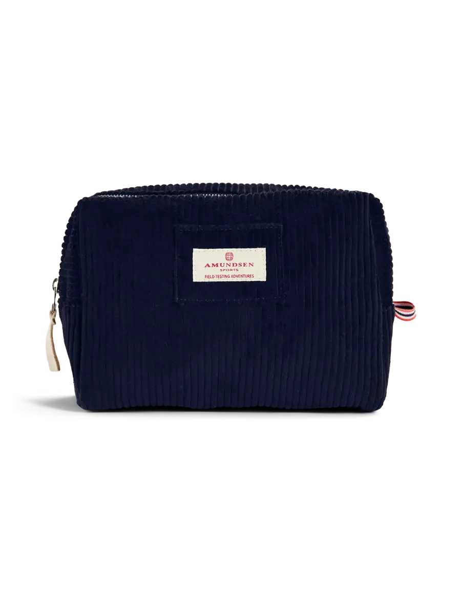 Amundsen Wash Bag Corduroy i fargen Faded Navy. Toalettmappe fra Amundsen Sports