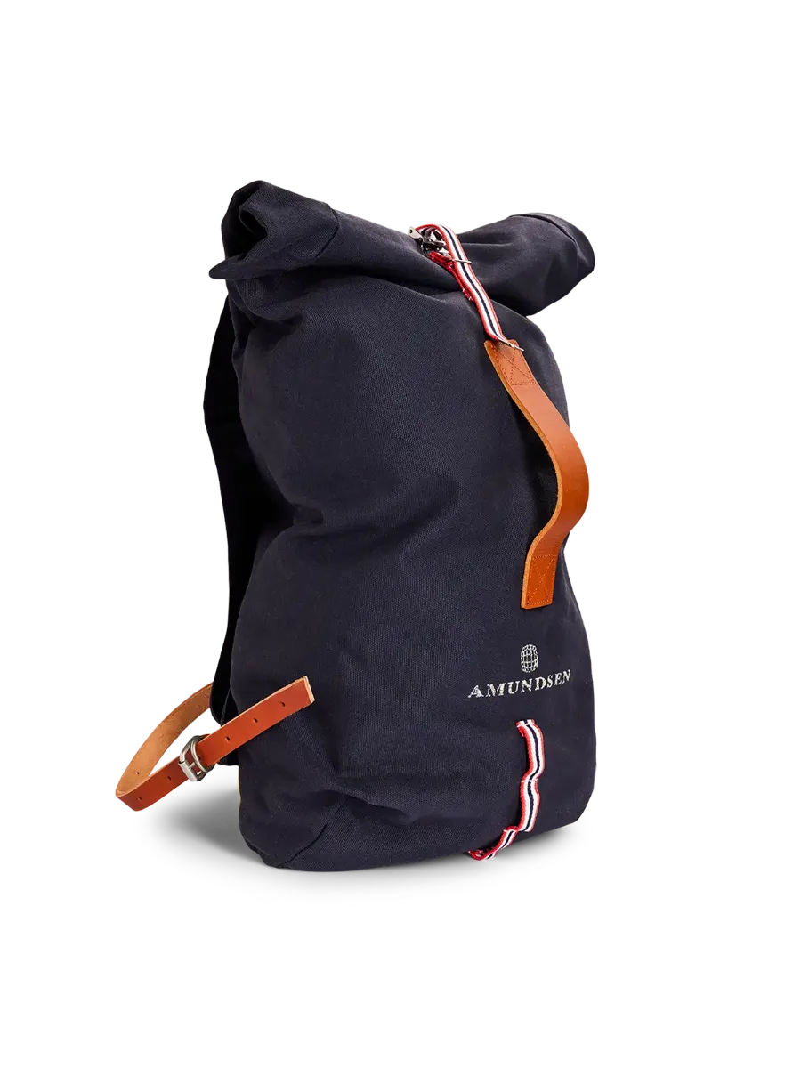 Amundsen V-Bond Day Pack 25L i fargen Faded Navy. Ryggsekk fra Amundsen