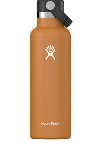 Praktisk termoflaske fra Hydroflask som rommer 621ml i fargen Fossil