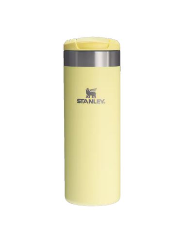Termokopp fra Stanley som passer perfekt på farten, i fargen Pomelo
