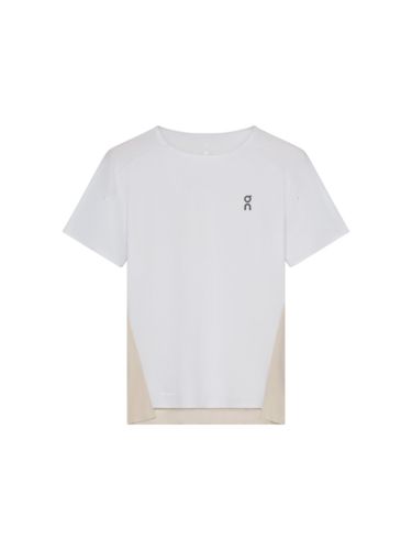 Treningsoverdel til dame fra On i fargen White Silver