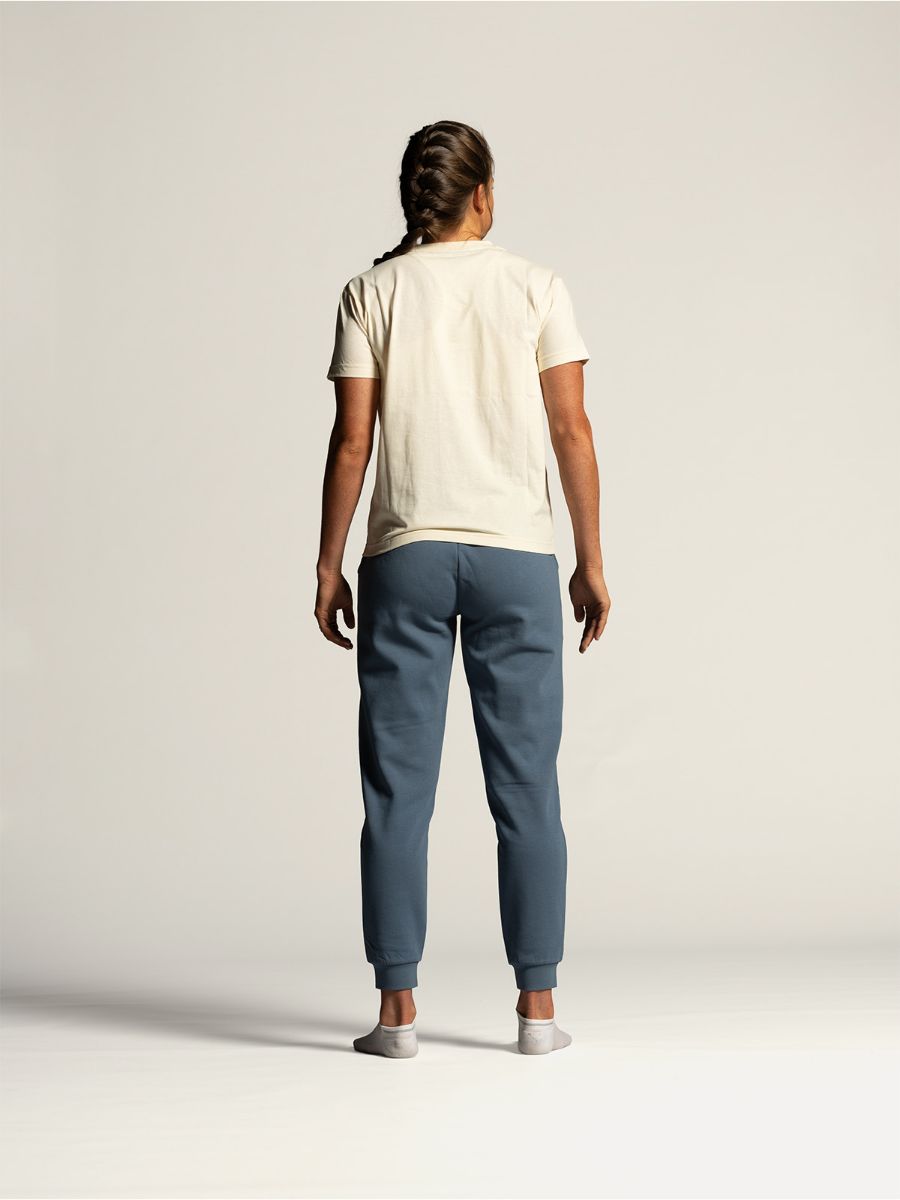 T-skjorte til dame fra Craft i fargen Tofu med Norge på brystet