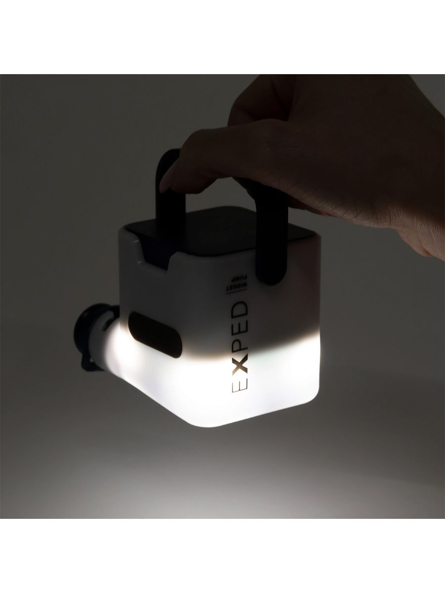 Widget Pump fra Exped med lys og powerbank