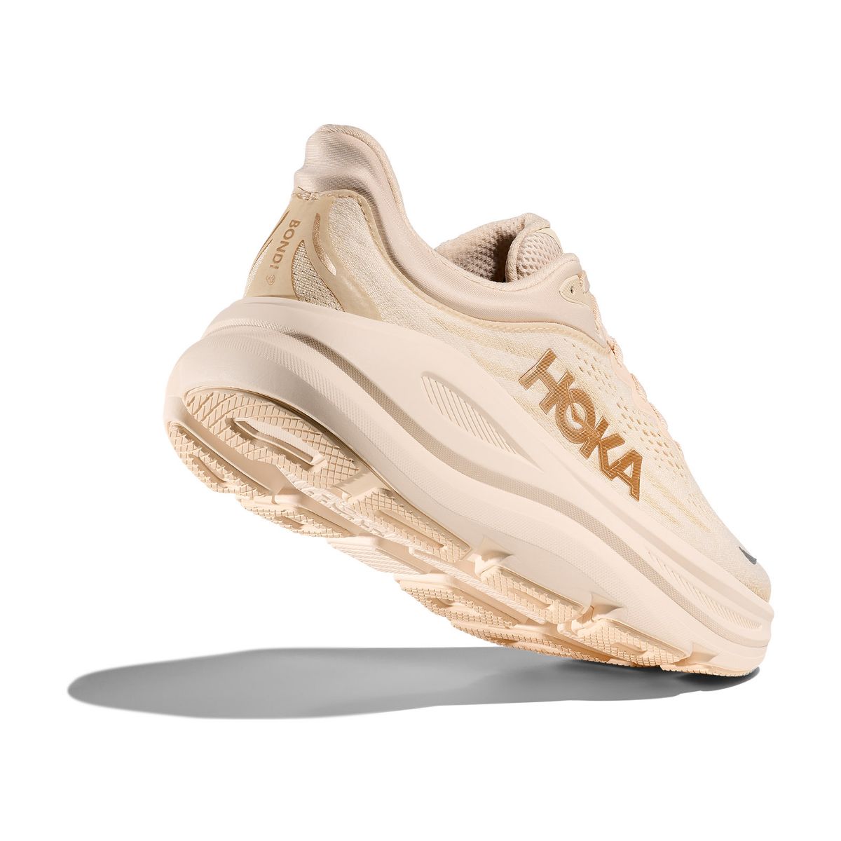 Bondi 9 til dame fra Hoka i fargen Vanilla Birch. Godt dempet løpesko, perfekt for trening, jobb og fritid