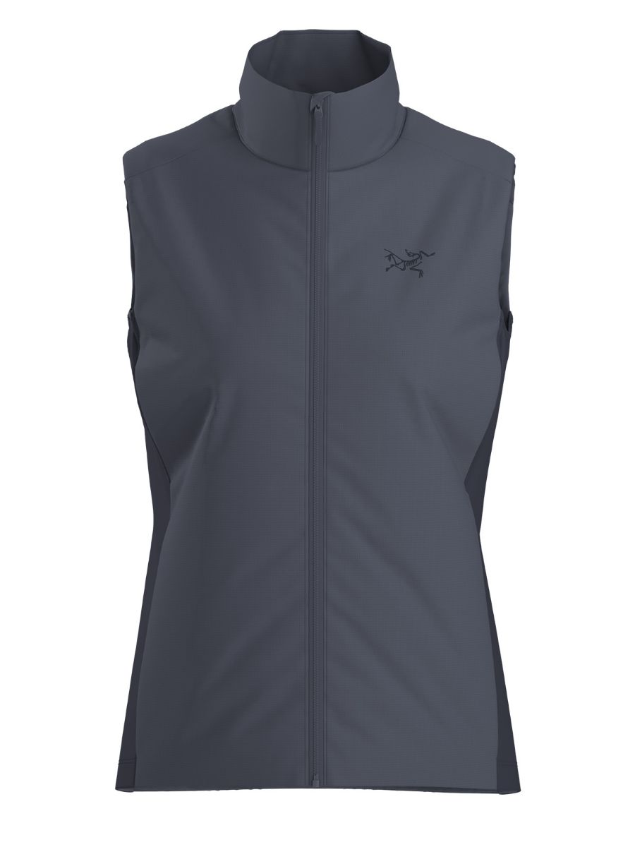 Isolerende og allsidig vest til dame fra Arc`Teryx i fargen Dk Stratur Blk Sapphire