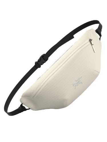 Crossbody Bag fra ArcTeryx som rommer 3L i fargen Sea Salt