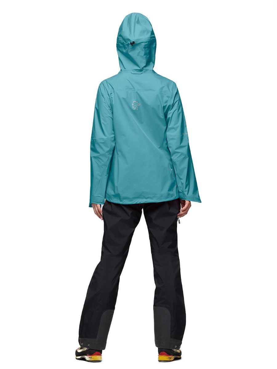 Allsidig og robust skalljakke til dame fra Norrøna i fragen Brittany Blue