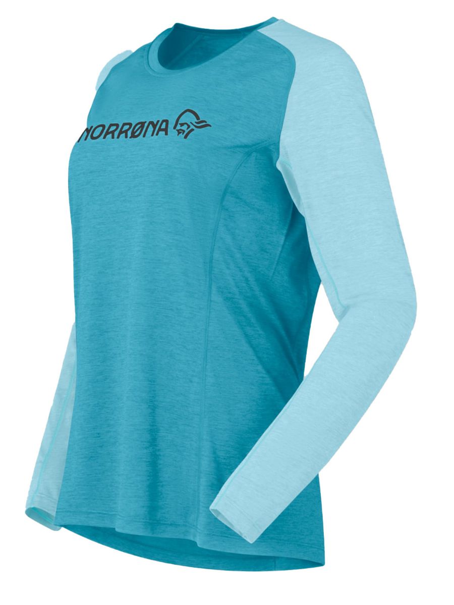 Tynn og teknisk longsleeve til dame i fargen Brittany Blue Aqua Haze fra Norrøna