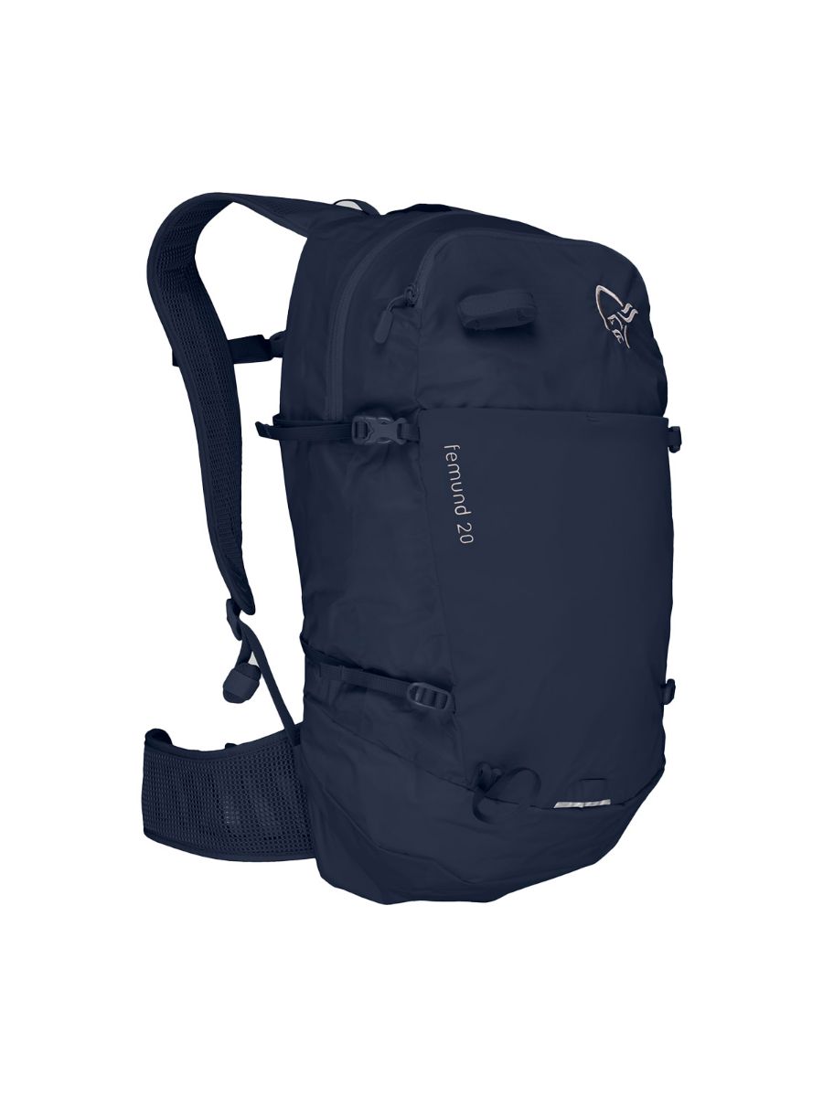 Lett og romslig ryggsekk fra Norrøna i fargen Indigo Night som rommer 20L