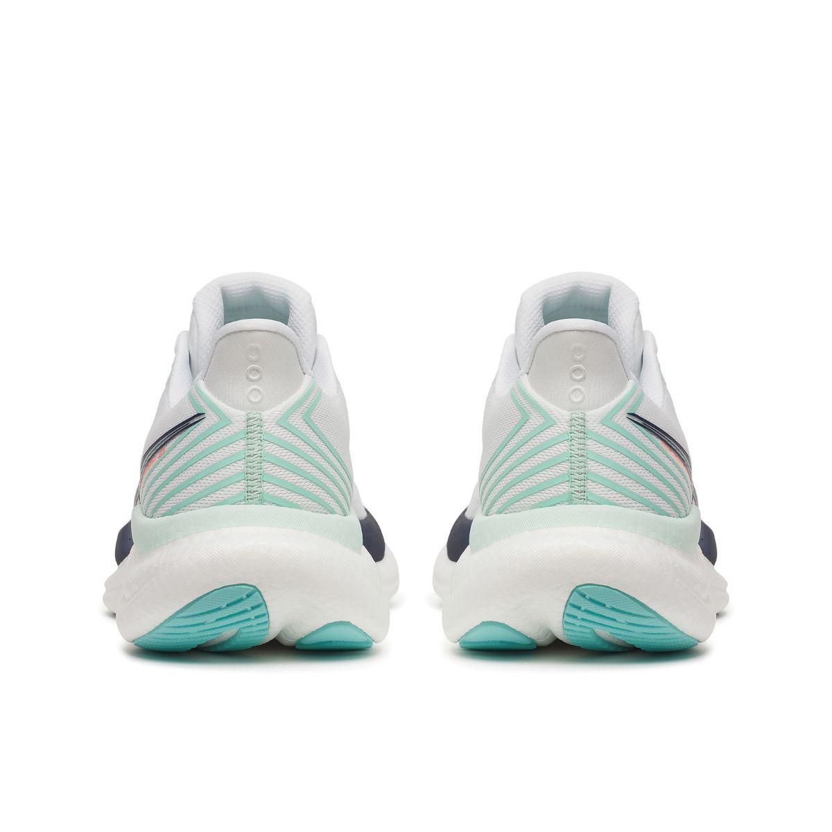 Triumph 23 White Navy fra Saucony- stabil løpesko til dame