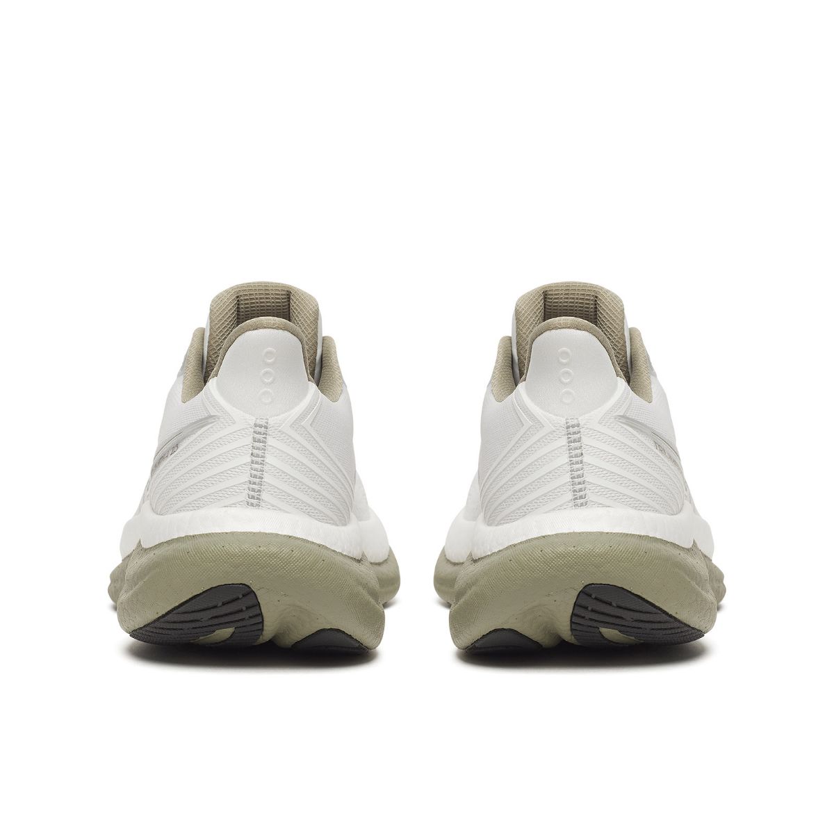 Løpesko fra Saucony i fargen White Laurel