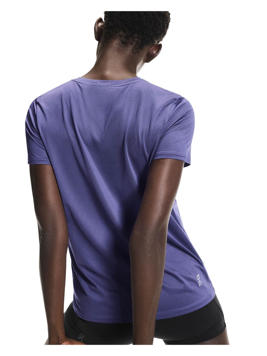 Treningsoverdel til dame fra On i fargen Twilight