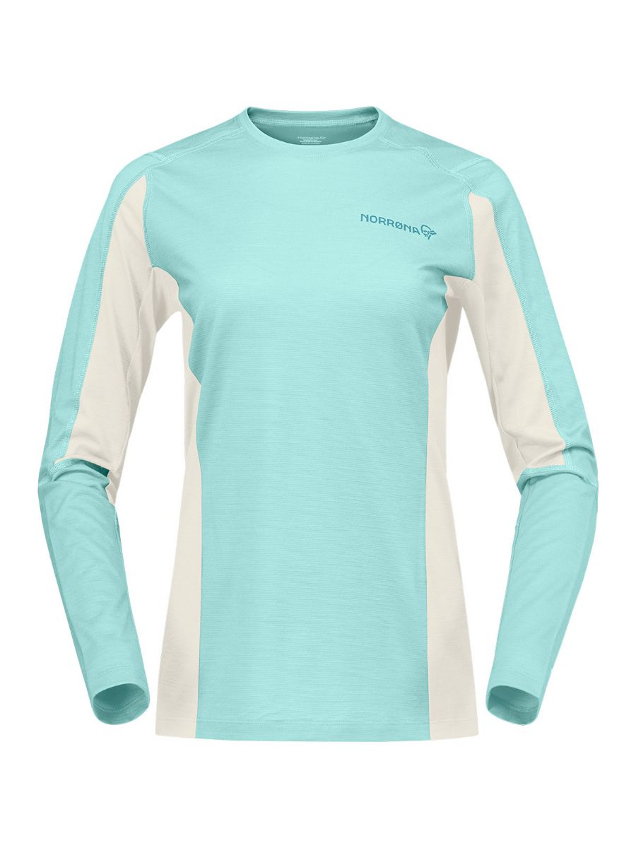 Tynn og teknisk genser til dame fra Norrøna i fargen Aqua Haze Whisper White