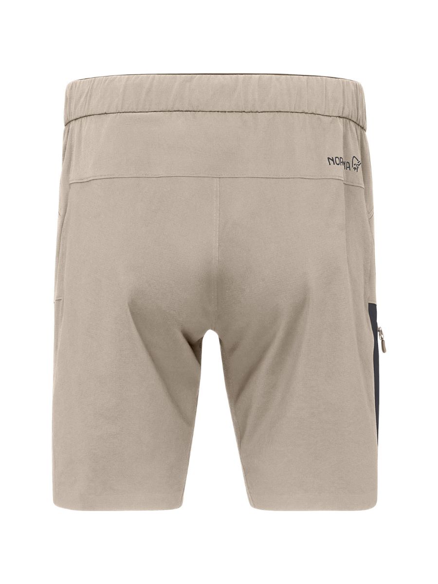 LEtt, komfortabel og allsidig turshorts til herre fra Norrøna