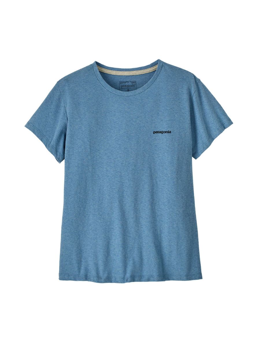 T-skjorte i resirkulerte materialer til dame fra Patagonia med tøft trykk på ryggen