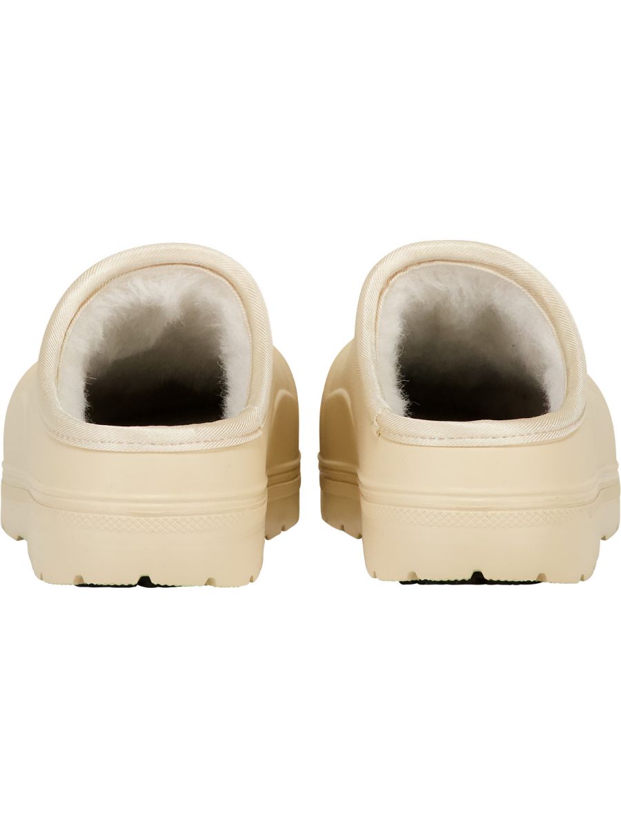 Slippers til dame og herre fra Fubuki. Nozawa i fargen Sand