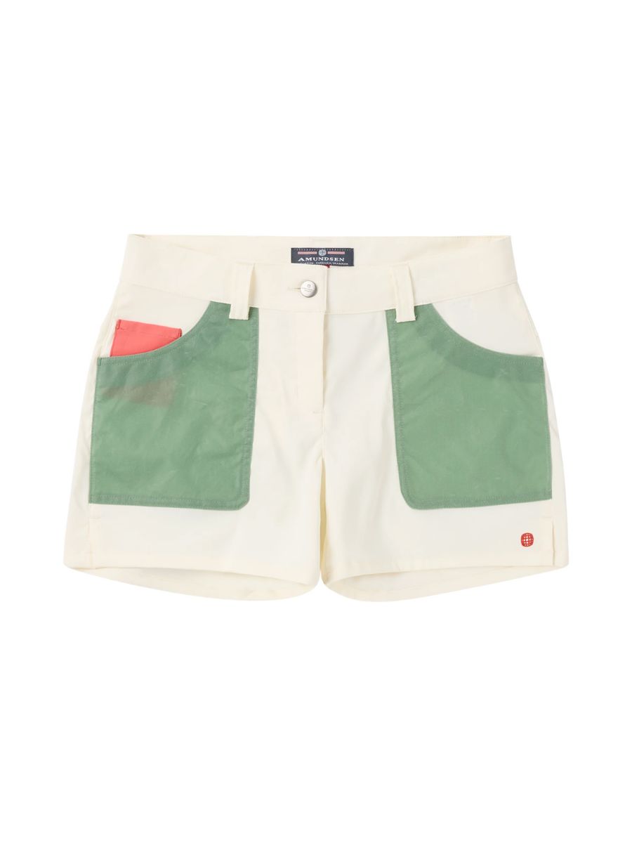 Shorts til dame fra Amundsen i fargen Offwhite Willow Green