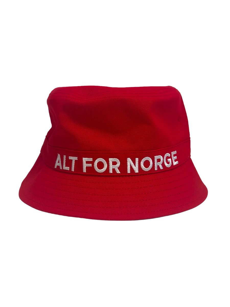 Bøttehatt med norgesflagg i front