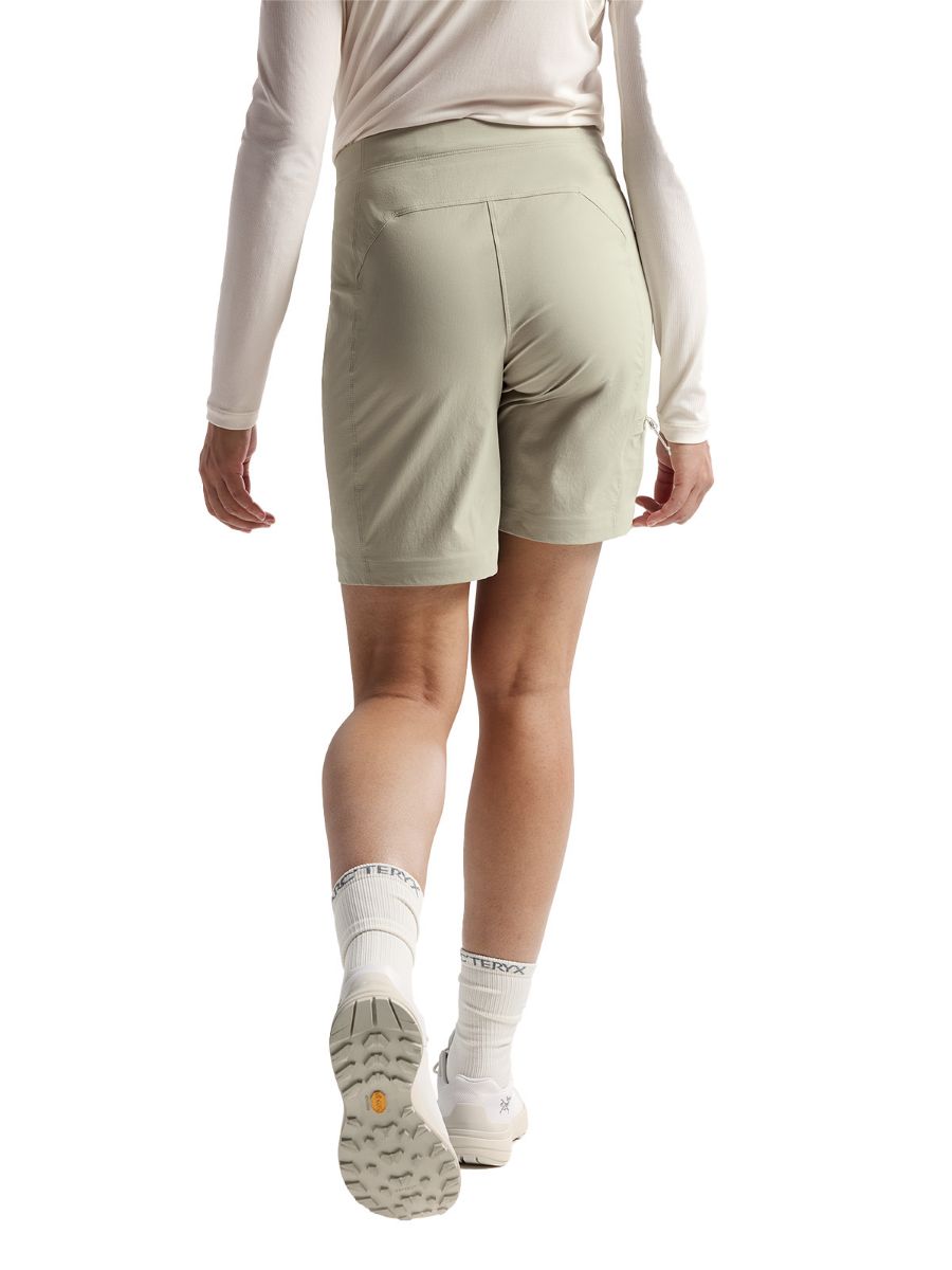Shorts til dame fra Arcteryx i fargen Habitat