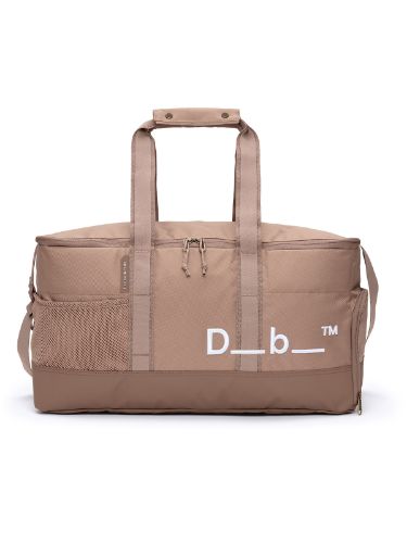 Gymbag fra Db som rommer 30 L, med masse praktiske rom 