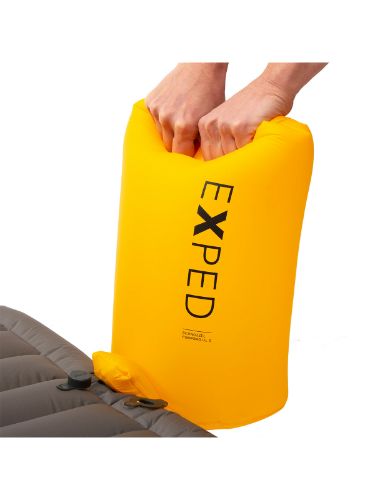 Kompresjonspose som kan brukes som pumpe fra Exped