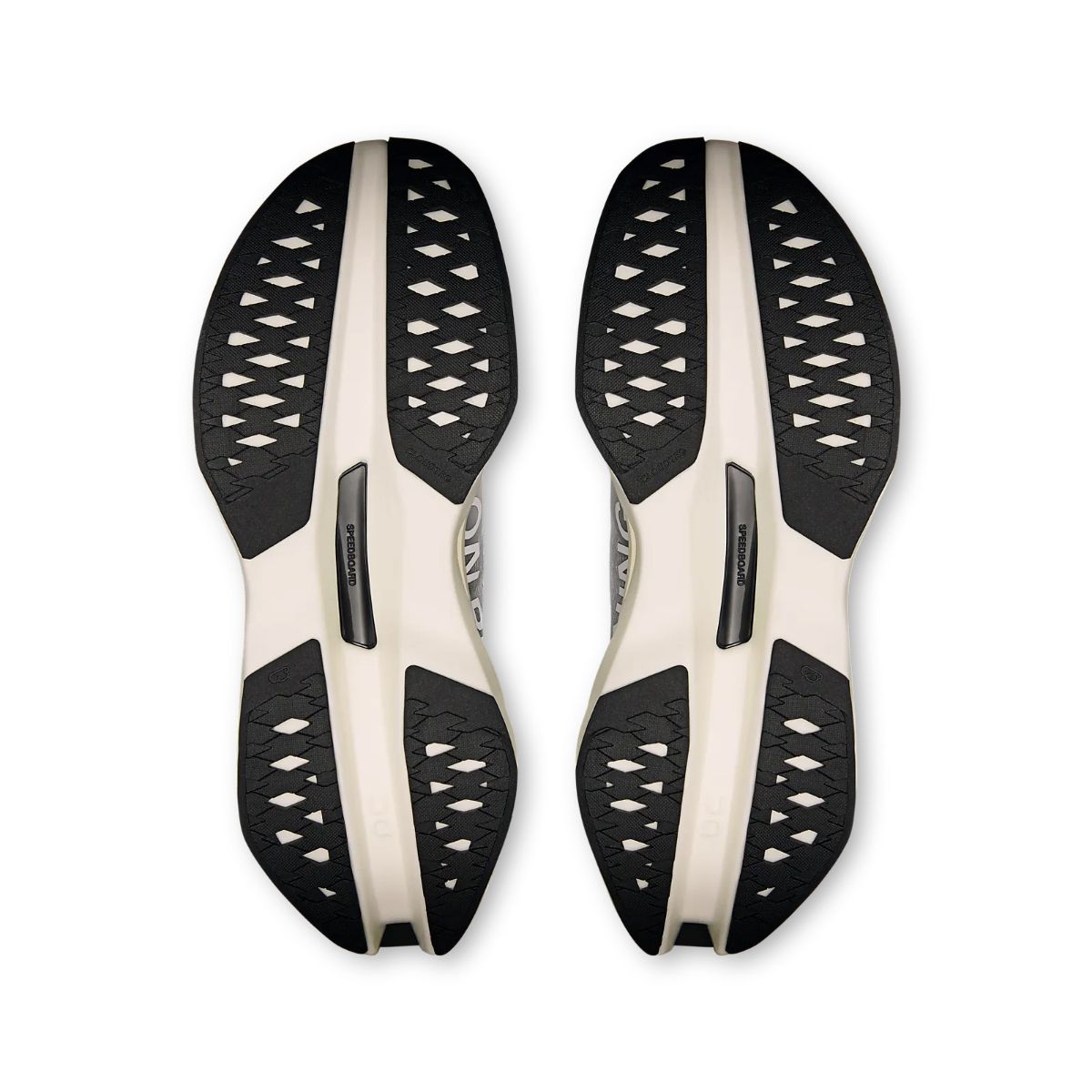 Lett og responsiv løpesko fra On til herre i fargen White Black