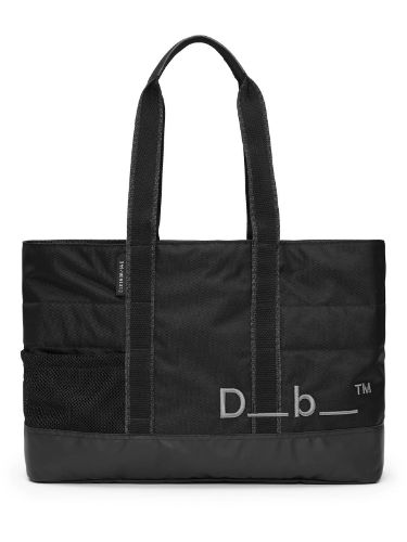 Totebag fra Db som rommer 20 L i fargen Black Out