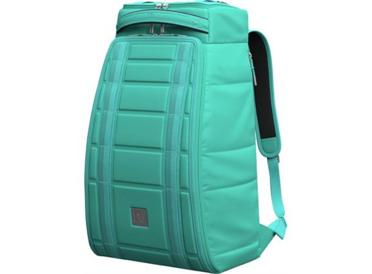 db-the-strøm-30l-backpack-glacier-green