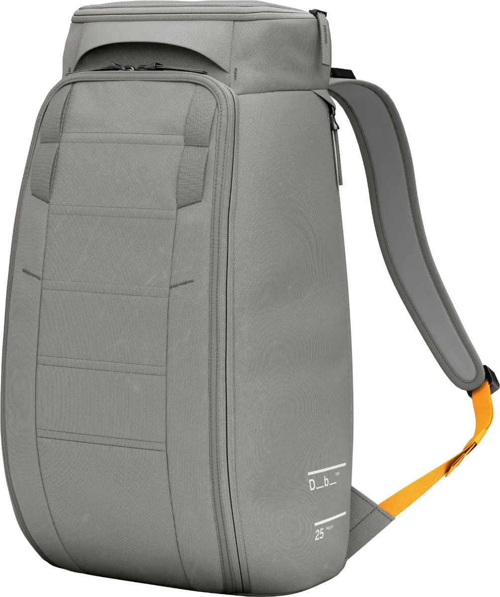 db-hugger-backpack-30l-0090sand-grey