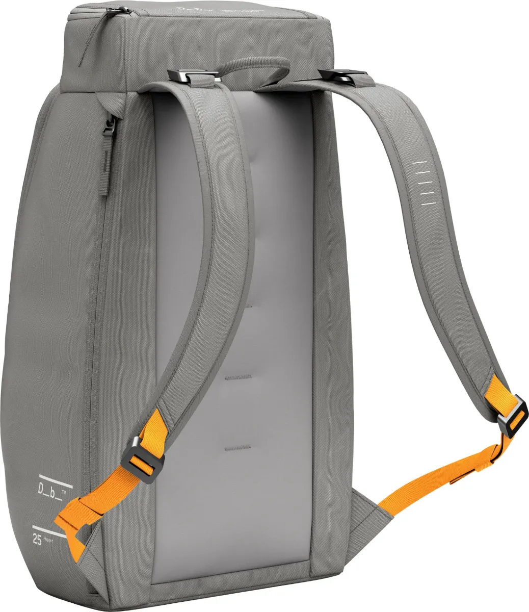 db-hugger-backpack-30l-0090sand-grey