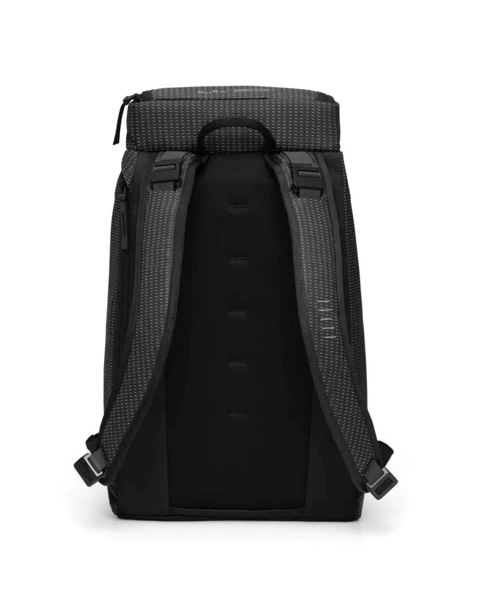 db-hugger-backpack-25l-0097reflective-black