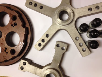 Bright adapter for oppspenning i bolthull.