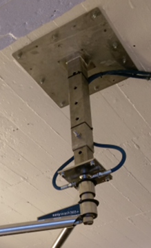 Teleskopisk takbrakett for svingarm. Stor plate for feste i tak. 