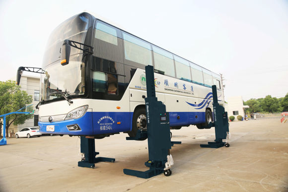 	Lastebil løftere mobile, 4stk. 8000kg. Batteridrevet.