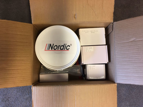 Komplett dekkomlegger pakke med Bright BP-810E dekkmaskin, BP-916B balansemaskin og startpakke med lodd, pasta og ventiler – profesjonelt verkstedutstyr for dekkskift