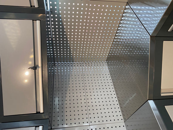 Bilde av Verktøyinnrednin MDF benkeplate DOBBEL  FOR TO SKAP + stålplate