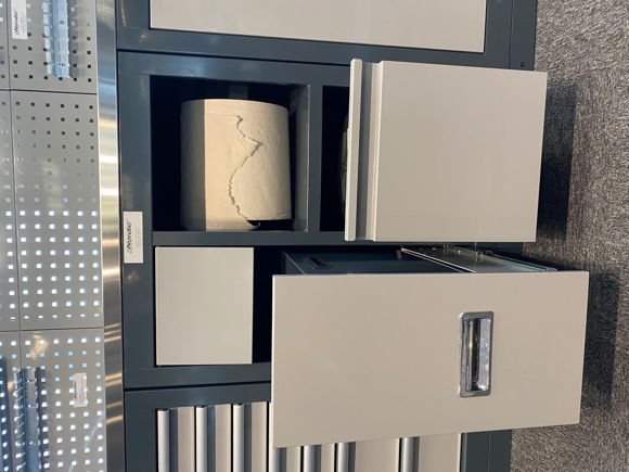 Bilde av Verksted innredning skap.avfallskorg  og papirrull holder