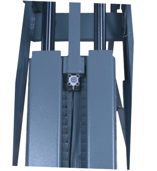 Bilde av 6604BWF.50L.40TEC Kjørebaneløfter 4,0 tonn Lengde 5000 mm. Byggehøyde  180 m.m med 3 tonn innebygd frihjulsløfter.