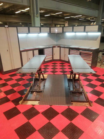 Bilde av MR 30 Plate for nedfelling i gulv 6 mm plate med understøtte vekt 160 kg.