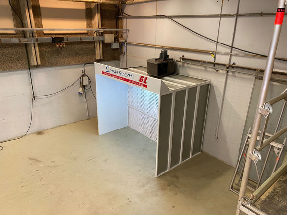 Bilde av NT-2B Lakkerings hjørne med avsug. B:2028mm D:2000mm H:2300/3100mm 10800m3/h 2,2KW