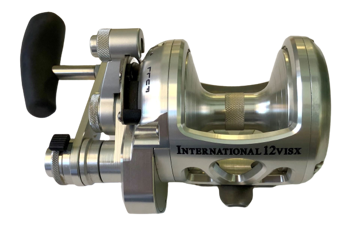 Bilde av Penn international 12 VISX sølv havfiskesnelle